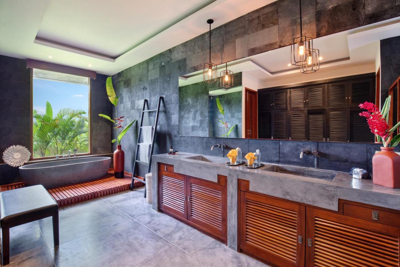 You Think You Know Canggu - Think Again! Stunning Large Luxxe 7Bed Villa エクステリア 写真